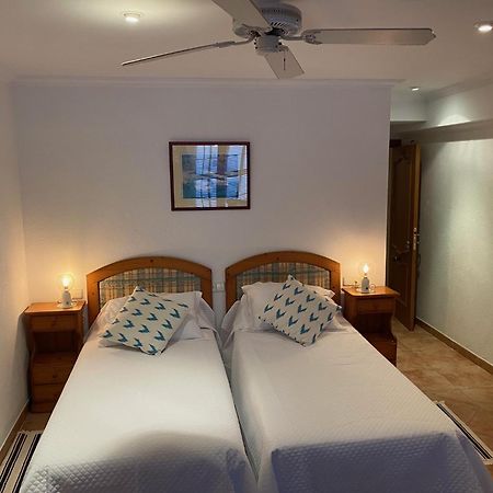 Hostal Restaurante Cala Cala Figuera  Bagian luar foto