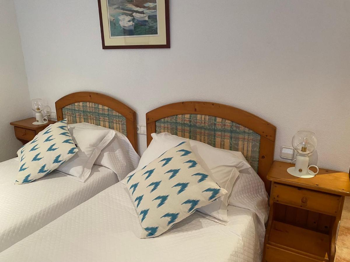 Hostal Restaurante Cala Cala Figuera  Bagian luar foto