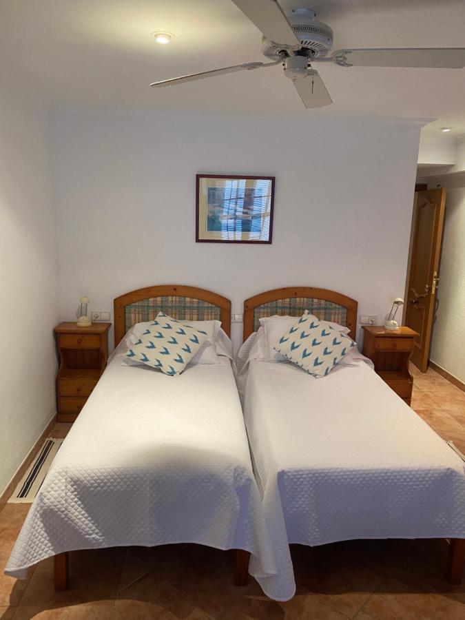 Hostal Restaurante Cala Cala Figuera  Bagian luar foto